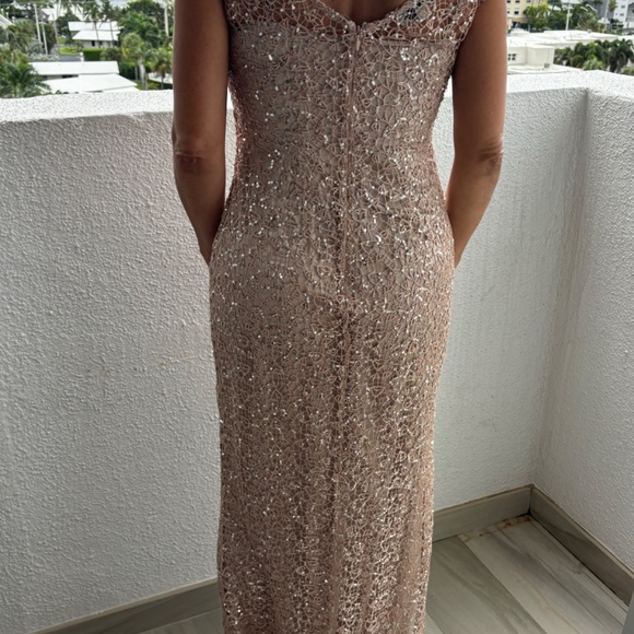 Gown - Picture 3 of 4